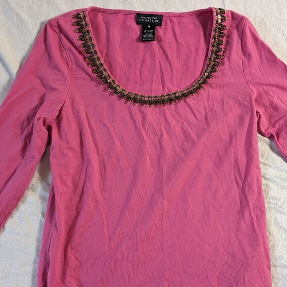 JONES NEW YORK SIGNATURE WOMEN'S PULL OVER PINK SHIRT SIZE MEDIUM NECK BLING TOP - Picture 2 of 16